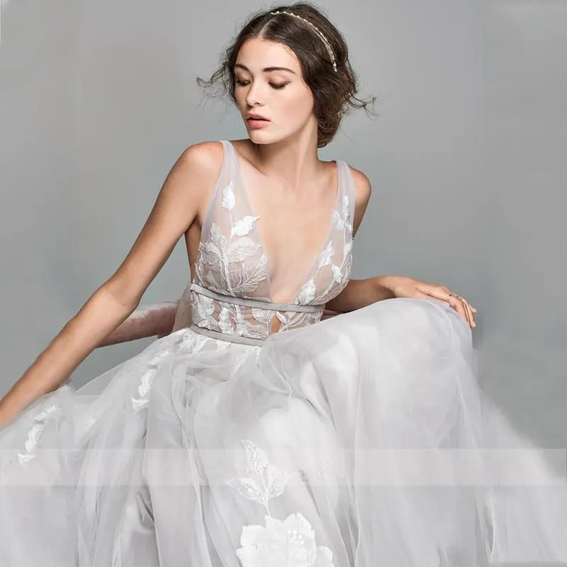 3D Flower Lace Appliques 2021 V-Neck Backless A-Line Tulle Wedding Dress