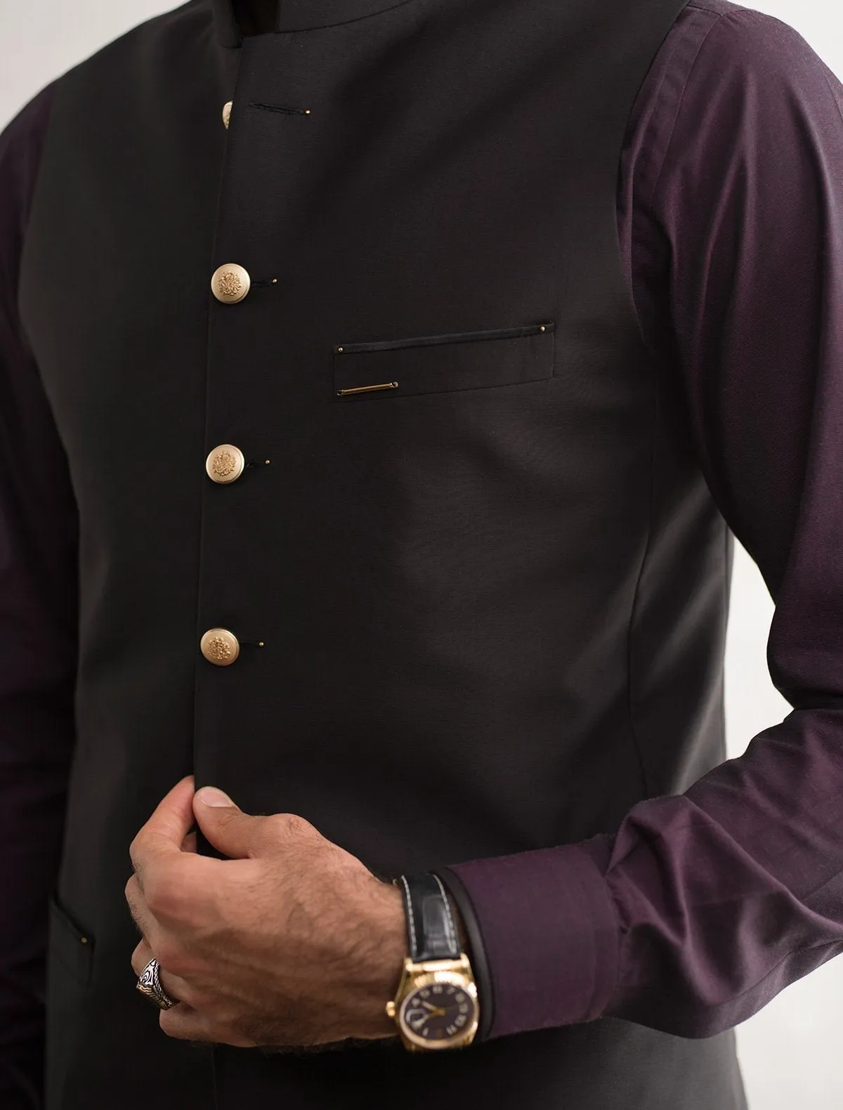 BLACK-GOLD DETAILED WAISTCOAT