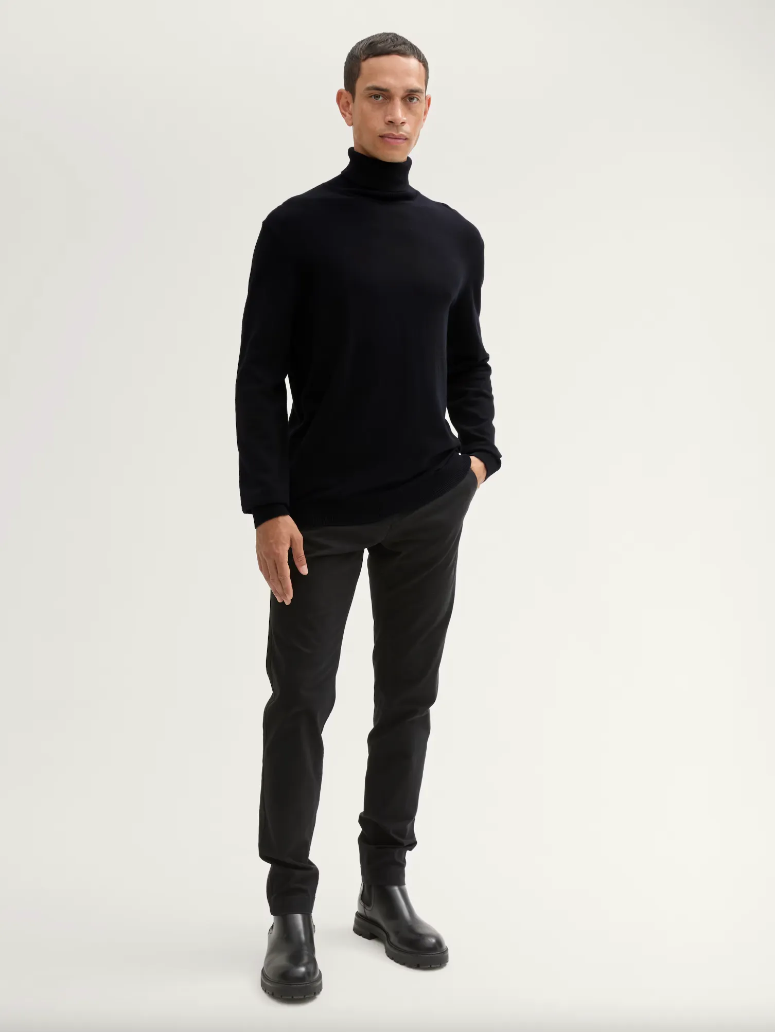 Cashmere Turtle Neck (Black)