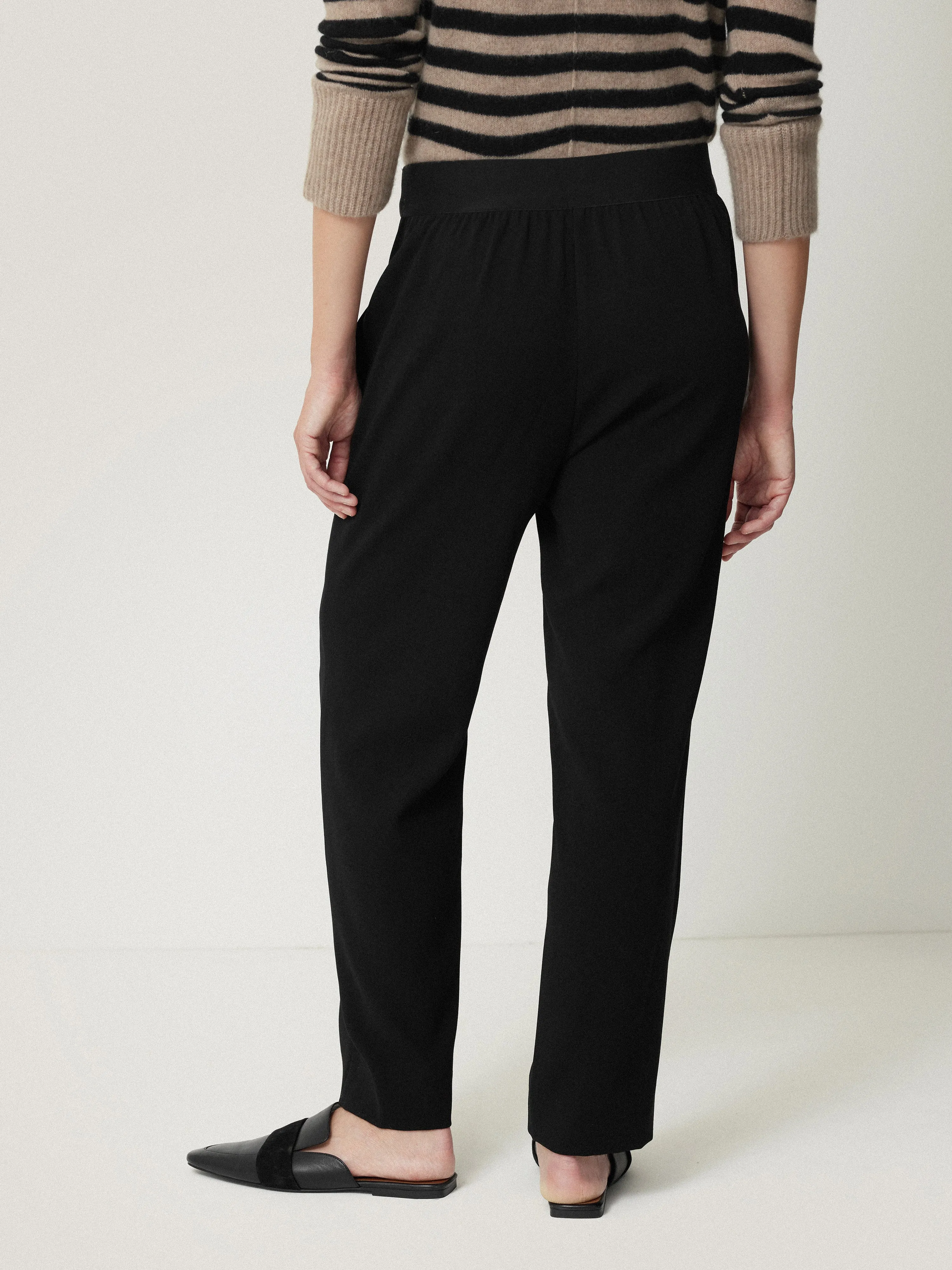 Tailored Smart Jogger | Black